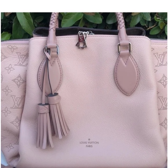 Louis  Vuitton Haumea Mahina Magnolia Pink Leather Bag M55030 RARE - Picture 2 of 8